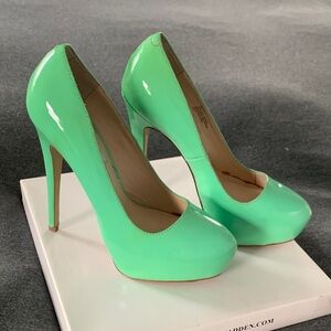 Steve Madden Vibrant Mint Heels